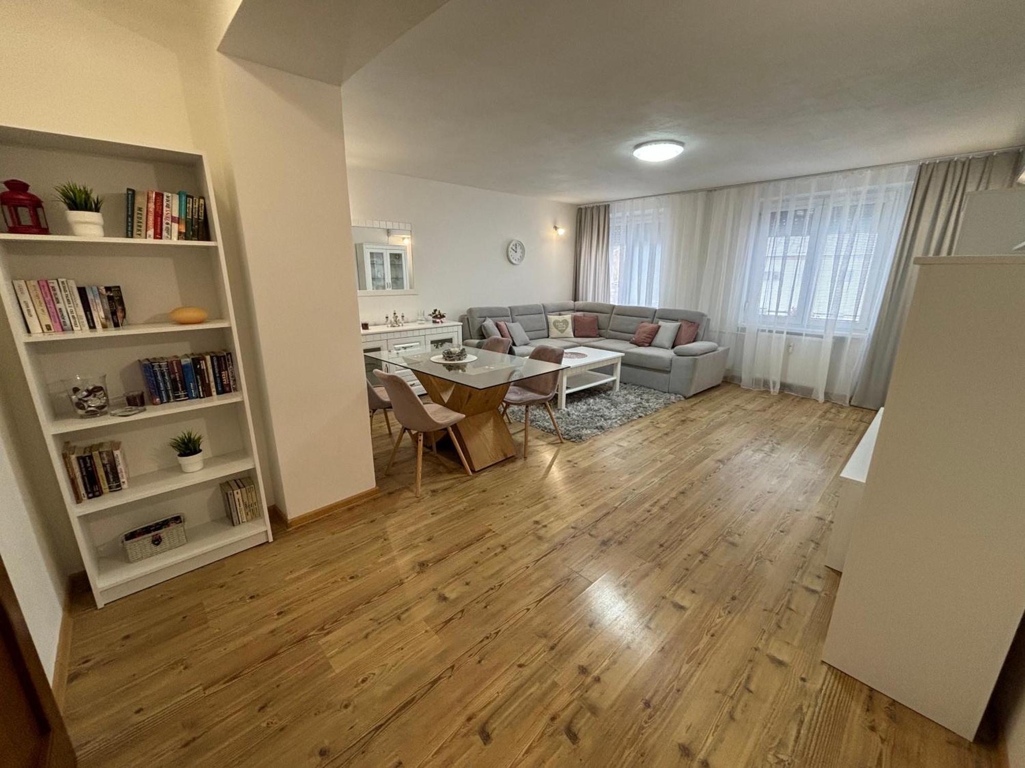 City Heart Luxury Apartment Nové Zámky Екстериор снимка