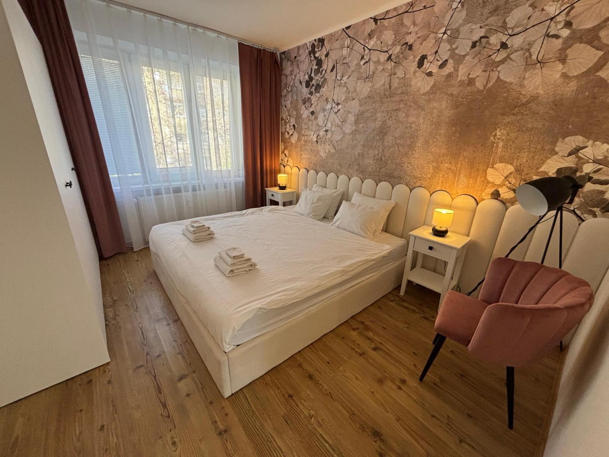 City Heart Luxury Apartment Nové Zámky Екстериор снимка